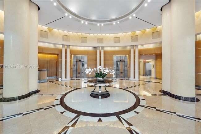 Building Photo - 2127 Brickell Ave