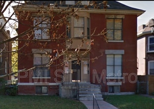 Building Photo - 5206 Vernon Ave