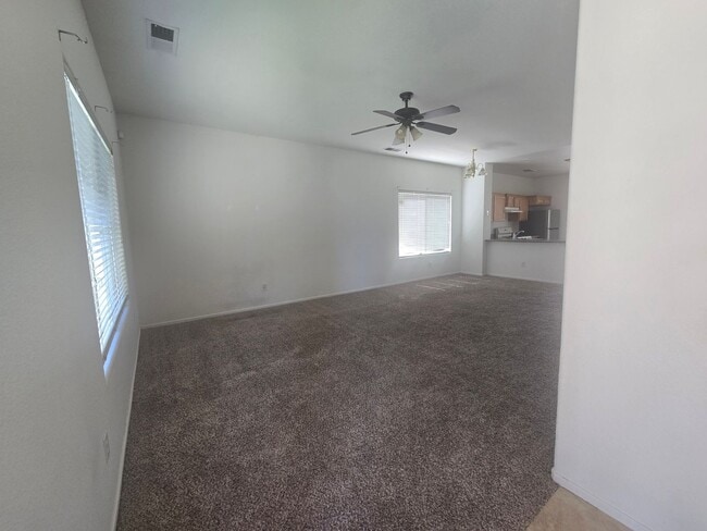 Foto del edificio - 3 BR 2 BA Available Now