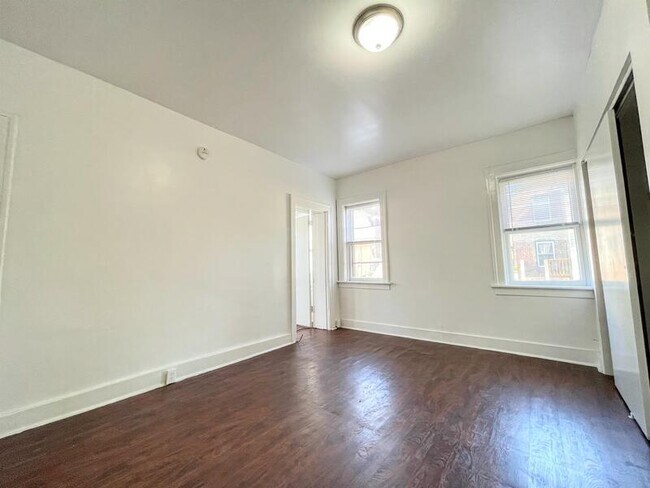 Foto del edificio - 7211 Richmond Pl