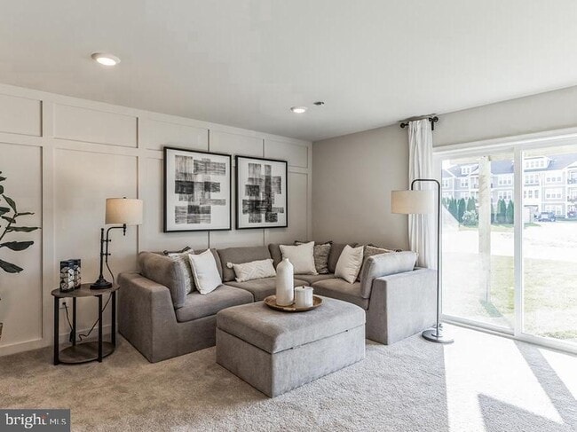 Building Photo - 216 Macoun Way