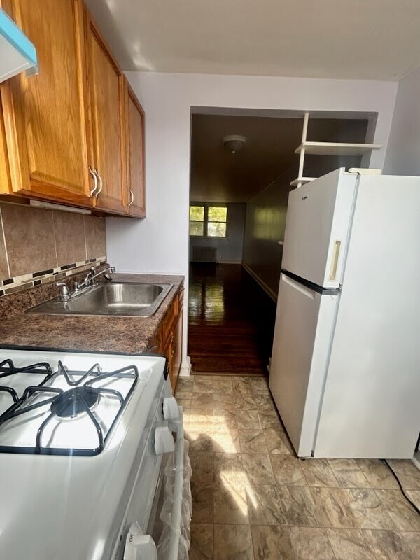 Building Photo - 6738 Blakemore St