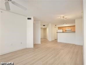 Foto del edificio - 8659 River Homes Lane