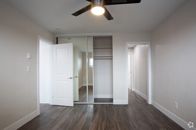 2BR, 1BA - 1030 SF - Park Apartments