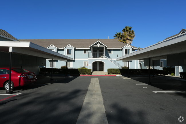 Foto del edificio - Cedar Woods Apartments