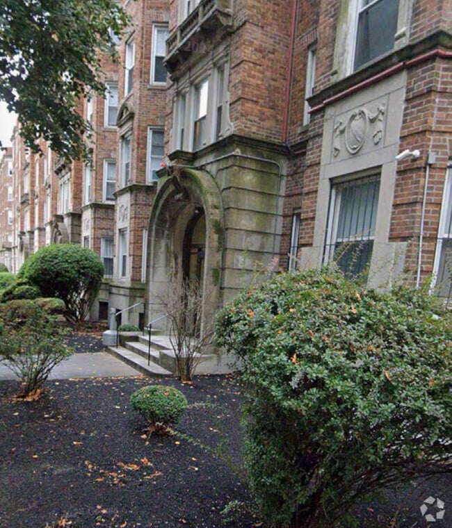 Building Photo - 1164 Boylston St