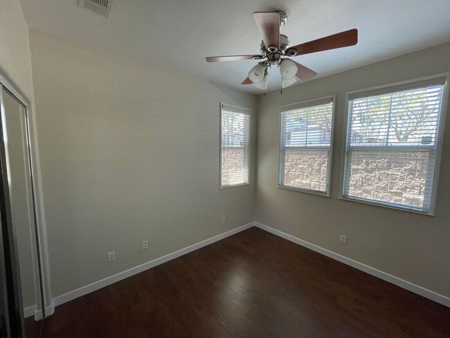 Building Photo - Beautifully Updated 3-Bed, 3-Bath Home in ...