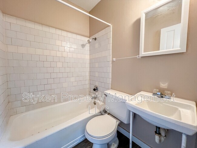 Foto del edificio - 294 N Greenwood Ave