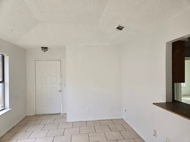 Foto del edificio - 2630 Cottonwood Ln