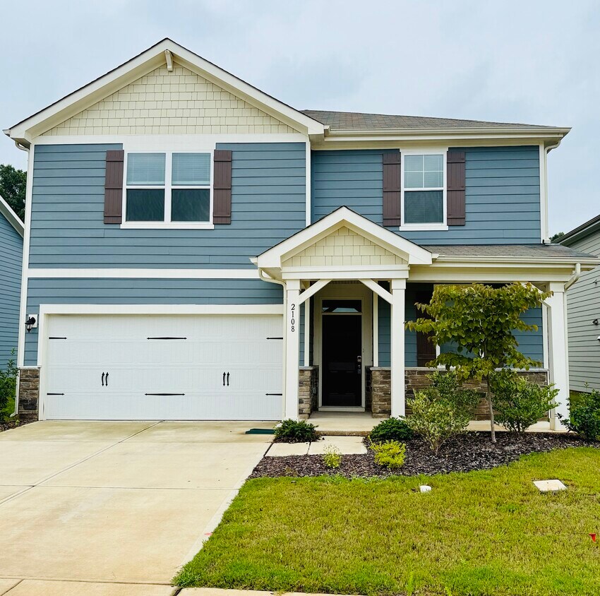 Foto principal - 2108 Blue Sky Mdws Dr