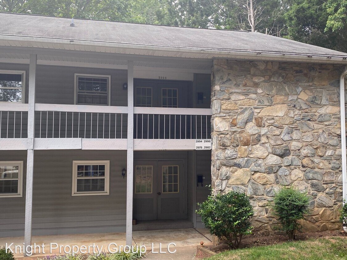 Primary Photo - 2 br, 1.5 bath House - 2998 Carriage Dr