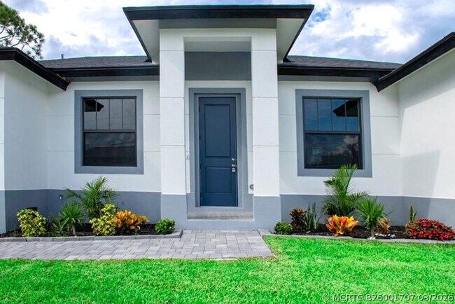 Foto del edificio - 15633 Lakeland Cir