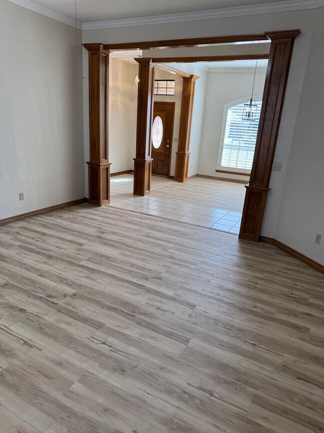 Foto del edificio - 4 bedroom 2 1/2 bath 3 car garage home