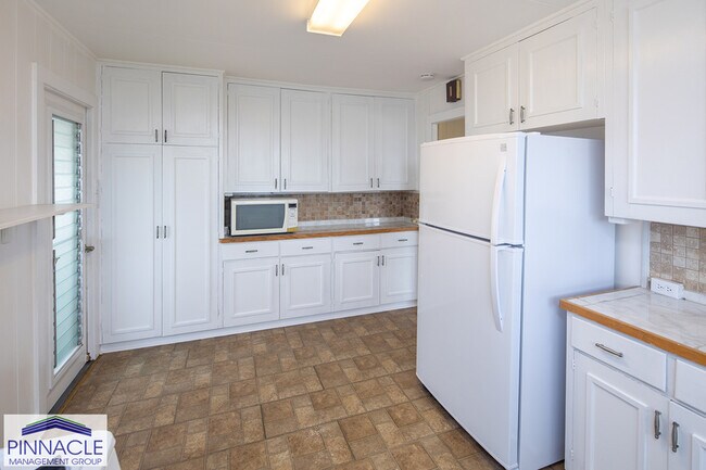 Building Photo - 1234A Saint Louis Dr