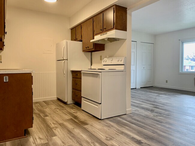 Foto del edificio - 1110 Doreen Ave