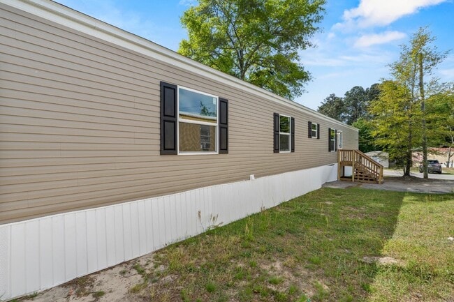 Building Photo - 600 Ermine Rd