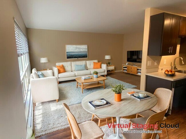 Building Photo - 301 E Roy St