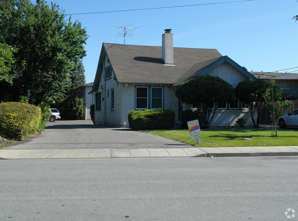 Primary Photo - 2036 Colony St