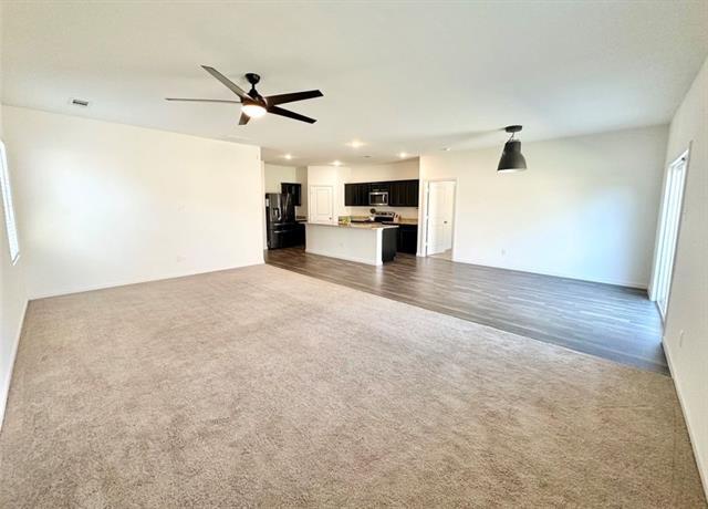 Building Photo - 421 Starboard Dr