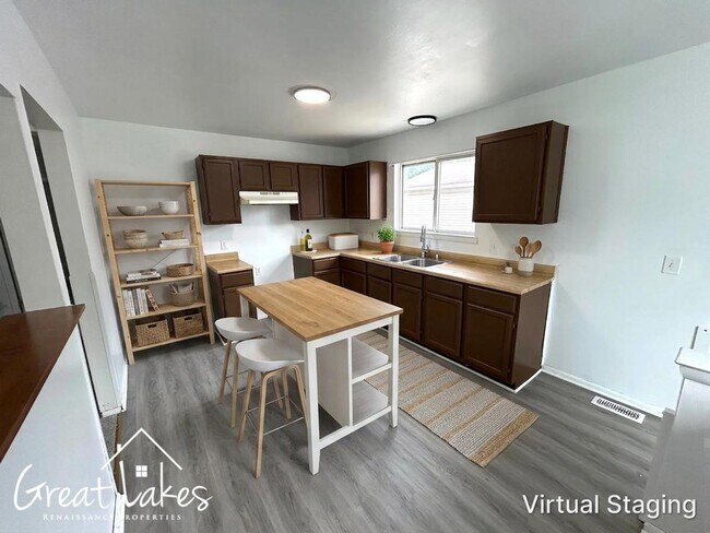 Foto del edificio - Beautiful 3 Bedroom 1 Bathroom now available for rent!