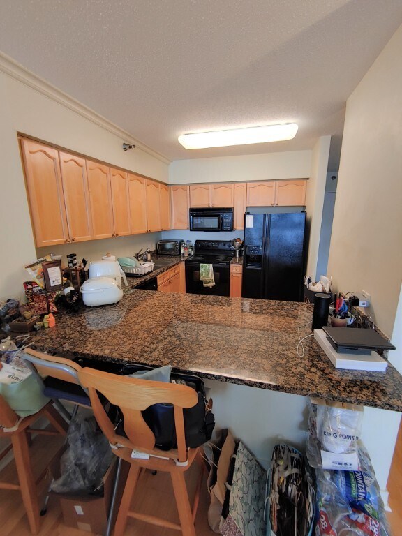 Building Photo - Spacious Streetville One Bedroom