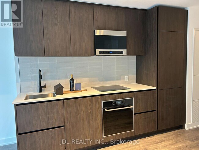 Building Photo - 117 Broadway Ave