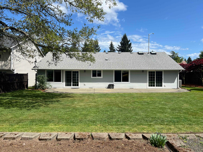 Foto del edificio - 5321 Lake Hills St SE