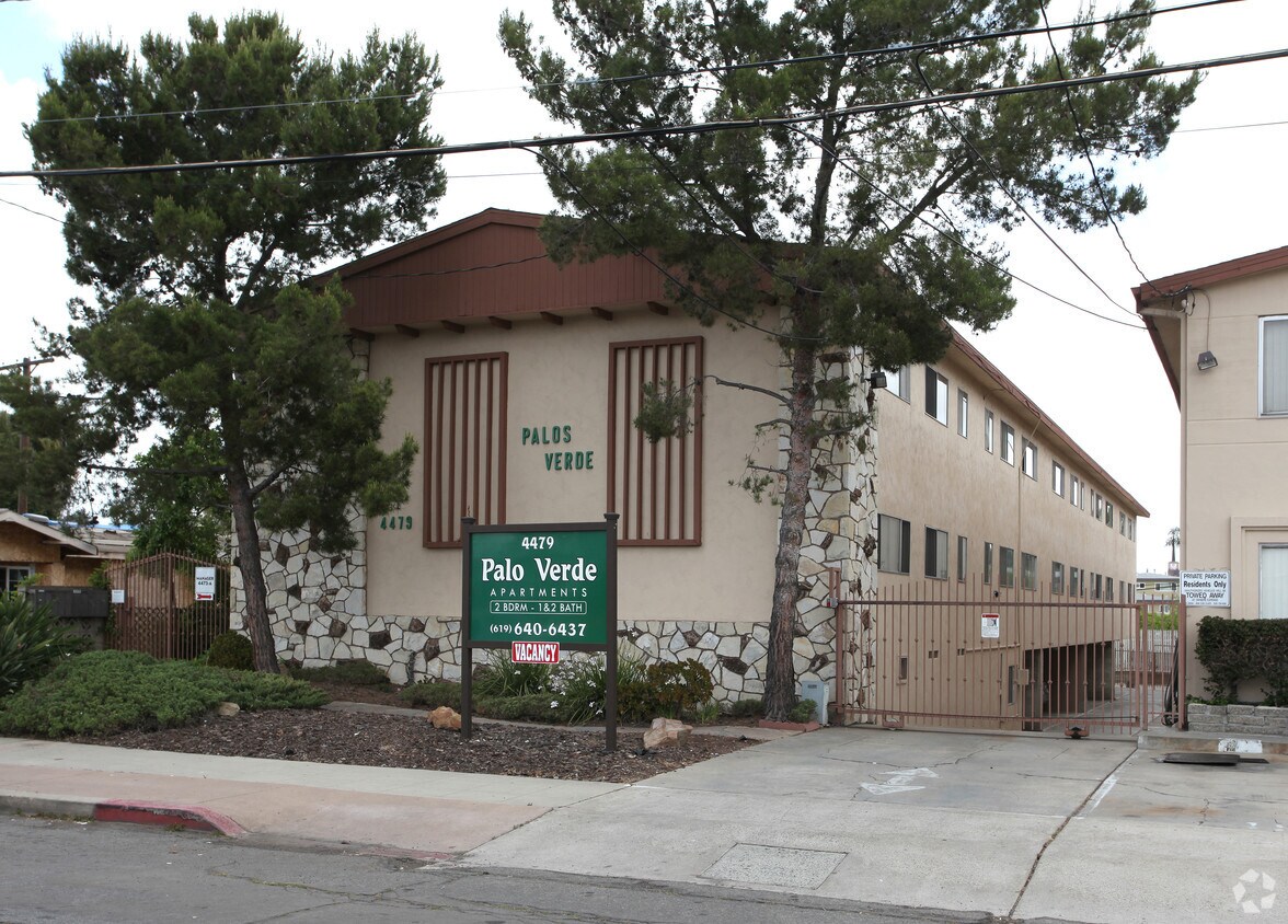 Building Photo - Malwick Manor & Palos Verde