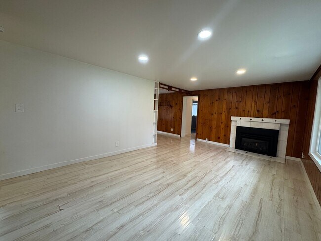 Foto del edificio - 3Bd/1Ba Mountlake Terrace House