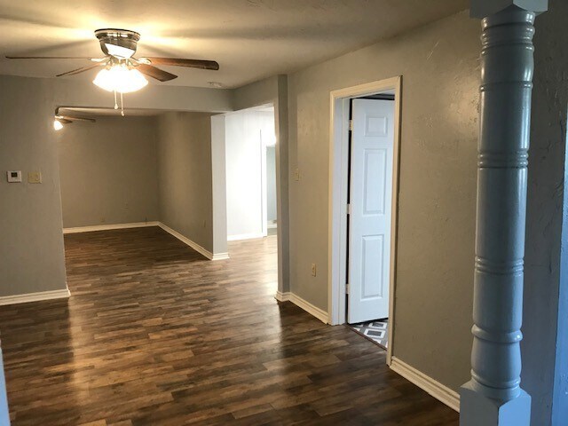 Building Photo - 7604 TX-171