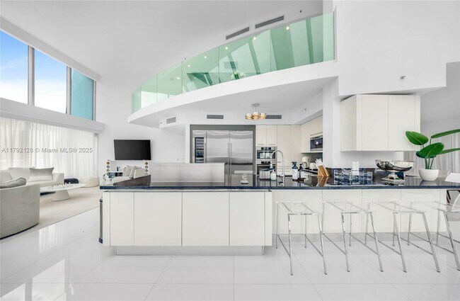 Foto del edificio - 2950 NE 188th St
