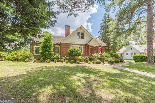 Building Photo - 1878 Cambridge Ave