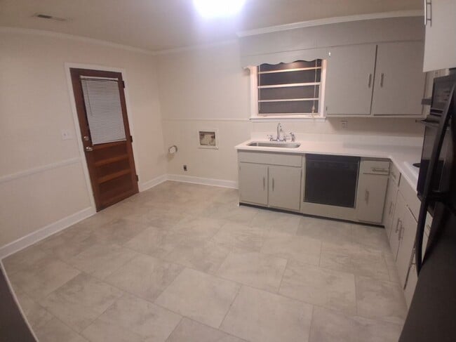 Building Photo - 1002 Ogrady Dr