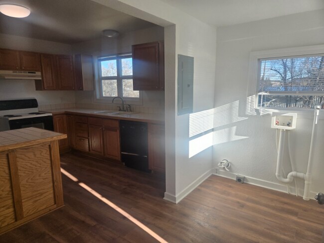 Foto del edificio - 1228 Broadwater Ave