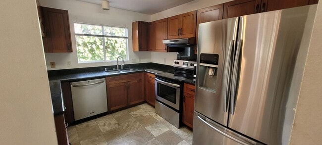 Building Photo - Spacious 3-Bedroom Home in Tropics at Waik...