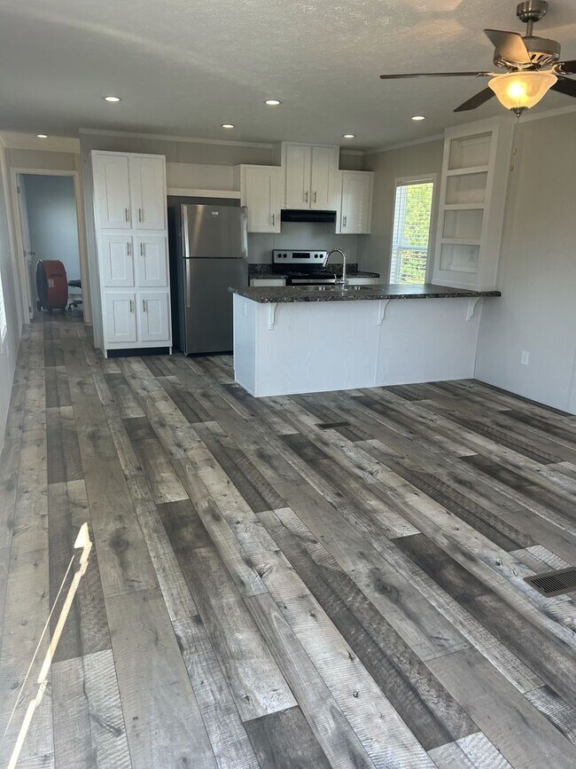 Building Photo - New Home! 3 Bedroom/2 Bath
