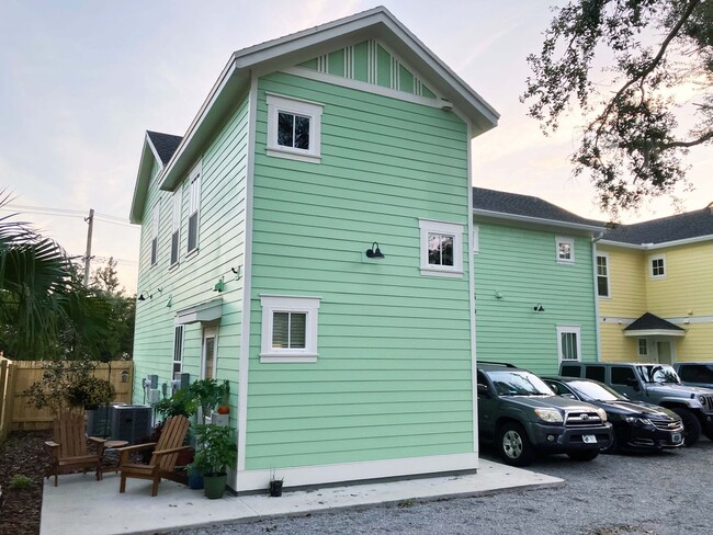 Porter's Parkside - New One Bedroom, One Bathroom Townhome - Porter's Parkside - New One Bedroom, One Bathroom Townhome