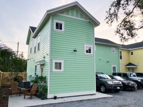 Building Photo - 867 SW 5th Terrace