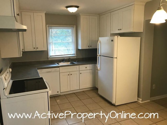 Foto del edificio - 1061 S Pine Knoll Dr