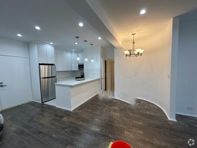 Building Photo - 1440 Veteran Ave