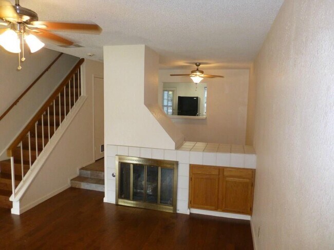 Building Photo - 1411 Gracy Farms Ln