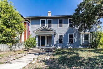 Building Photo - 723 E Euclid Ave
