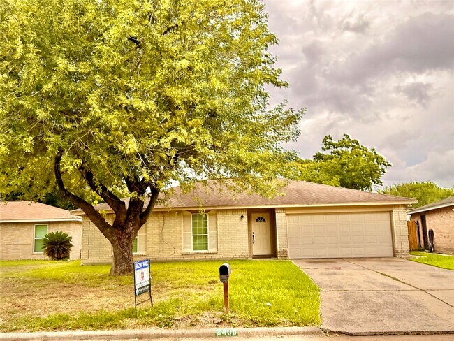 Building Photo - 2406 Ridge Hollow Dr