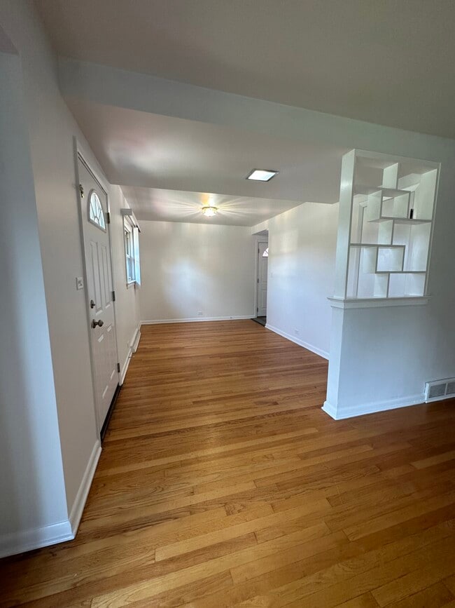 Dining Room - 5452 Brummel St