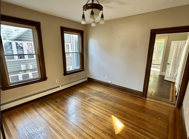 Building Photo - 206 Adelaide Ave