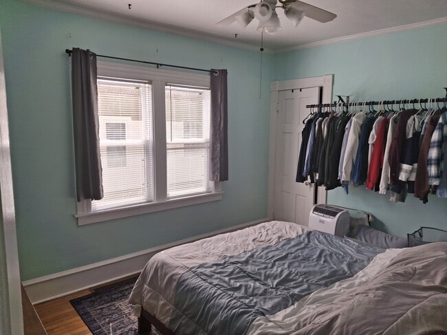Bedroom - 3257 N Newhall St