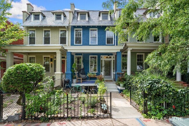 Foto del edificio - 3324 19th St NW