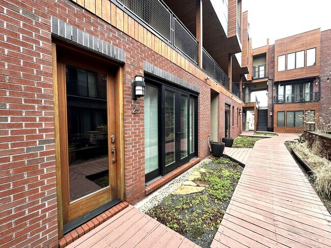 Building Photo - Stunning 1-Bedroom Condo at IceHouse with ...