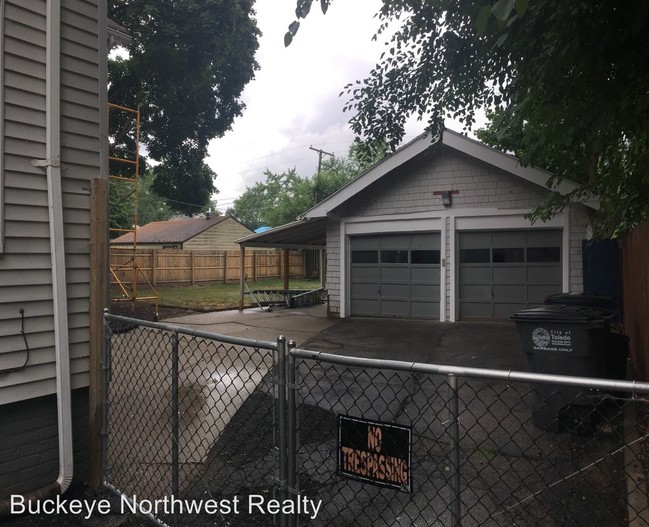 Building Photo - 3 br, 1 bath House - 1660 Wildwood Rd
