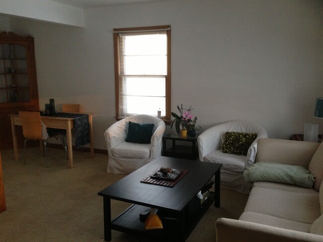 Living Room - 3171 S 48th St